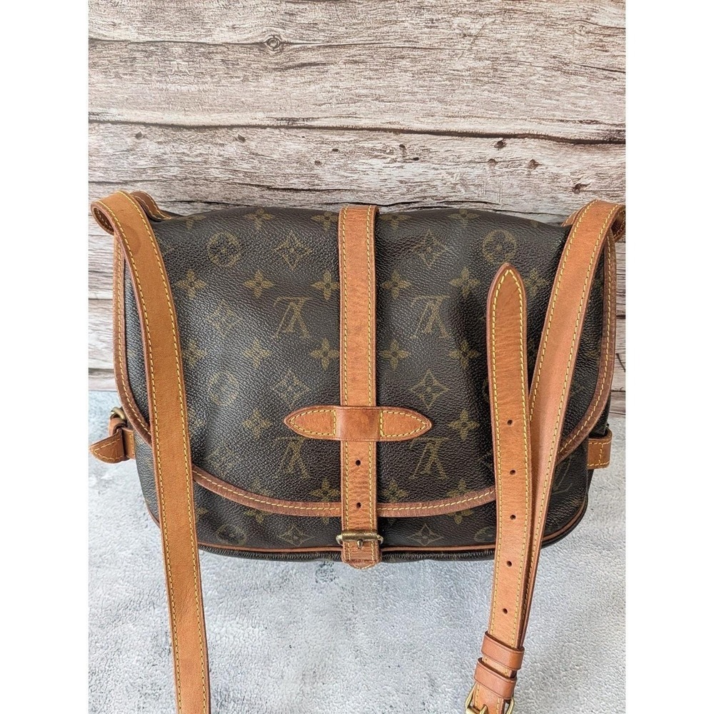 Vintage Louis Vuitton Monogram Samur 30 Messenger Crossbody
